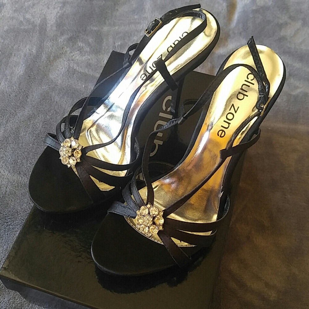 Club Zone Irisa Size 6 Heels
